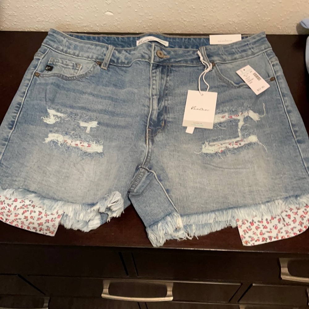 NWT KanCan high rise boyfriend shorts